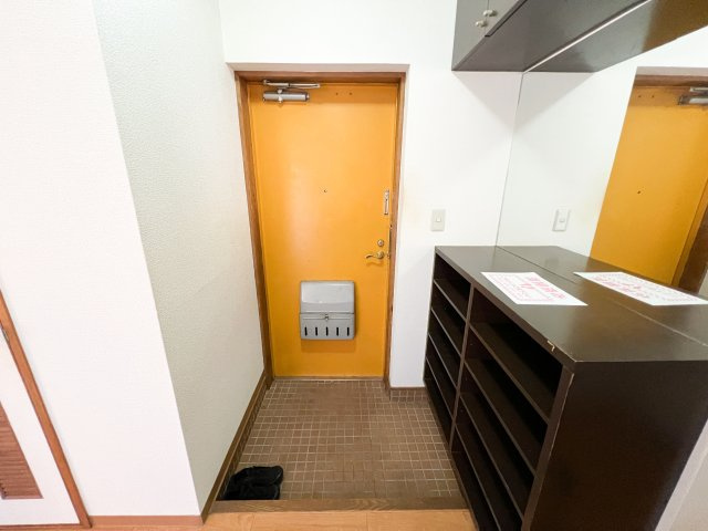 あぞのハイツの玄関