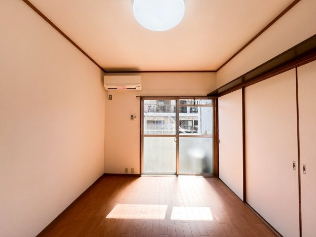 あぞのハイツの洋室