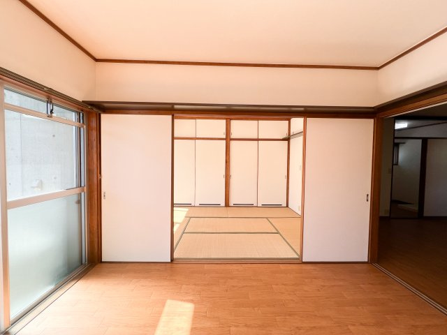 あぞのハイツの洋室