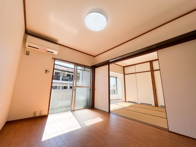 あぞのハイツの洋室