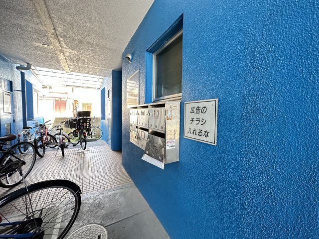 あぞのハイツのエントランス