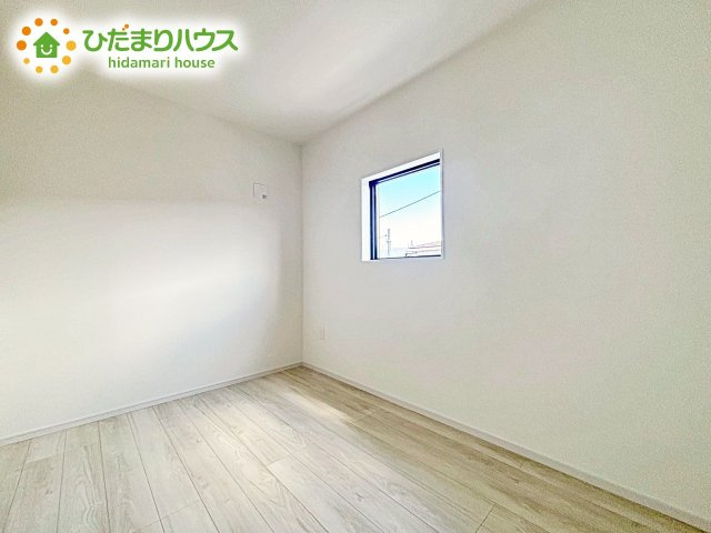 【洋室】 | 水戸市笠原町2期　新築戸建　3号棟 | 明るい色の床なので、どんな家具でもマッチします☆彡