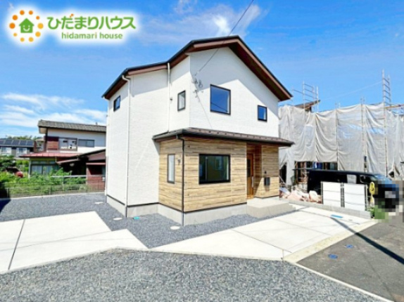 【外観】 | 水戸市笠原町2期　新築戸建　3号棟 | 明るい光が差し込む開放感あふれる住まいです。