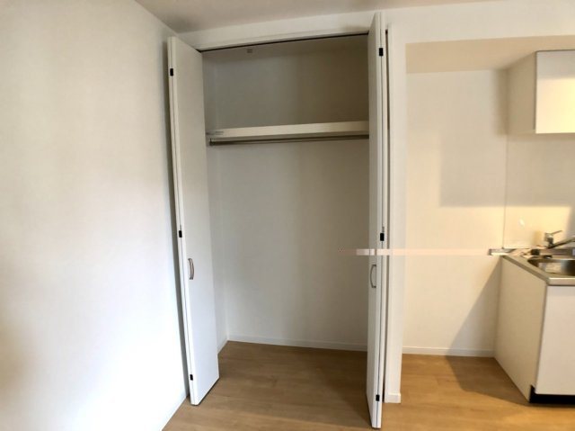 東大阪市友井２丁目のアパートの収納