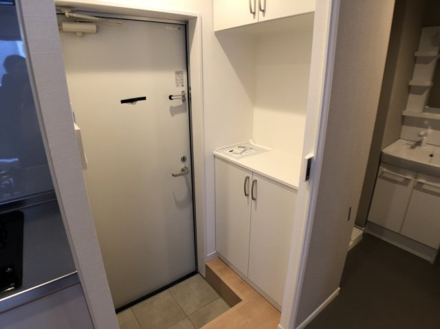 東大阪市友井２丁目のアパートの玄関