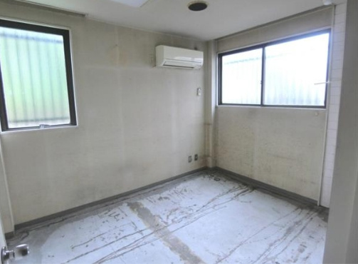 福井ビルの内装