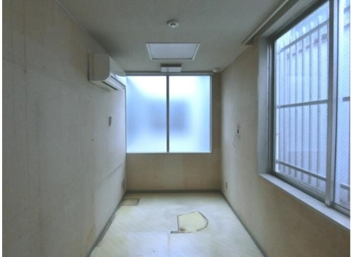 福井ビルの内装