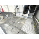 上桂前田町貸家の駐車場