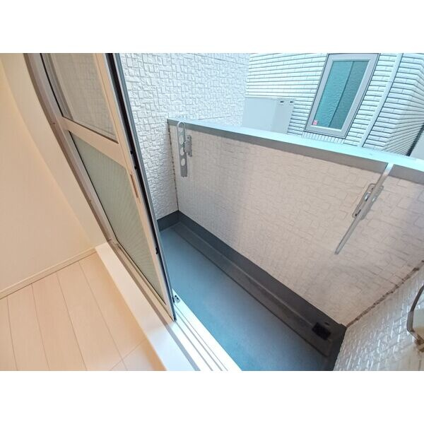 CERESIA Y-3のバルコニー