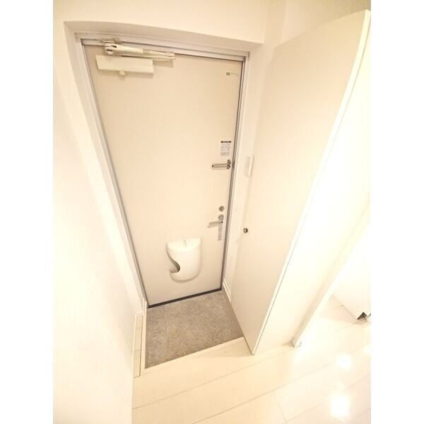 CERESIA Y-3の玄関