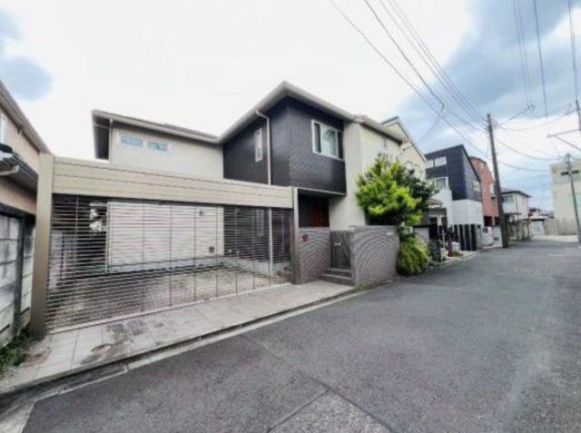 武蔵野市吉祥寺本町4丁目　中古戸建の外観|現地ご見学希望・資料請求などお気軽にお問い合わせ下さい！
03-5990-5201