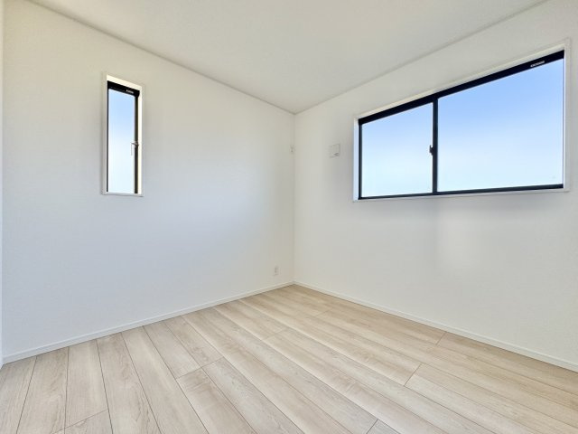 浜名区高畑　第一の収納|2階　約5帖の納戸です。