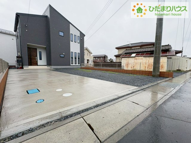 那珂市菅谷16期　新築戸建　2号棟の駐車場|マイホームなら駐車場代がかかりません。しかも、自宅の駐車場で洗車ができます！今までコイン洗車に行っていた手間も省けて、節約にもつながります(^^♪
