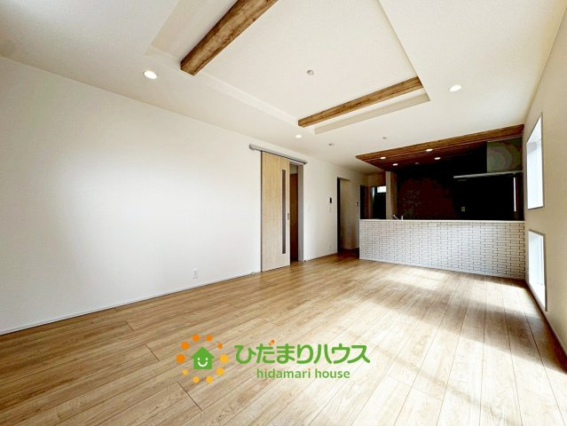 蓮田市椿山２丁目６期　新築一戸建ての居間・リビング