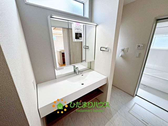 蓮田市椿山２丁目６期　新築一戸建ての独立洗面台