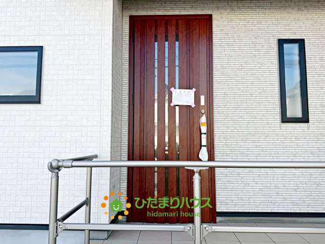 蓮田市椿山２丁目６期　新築一戸建ての玄関