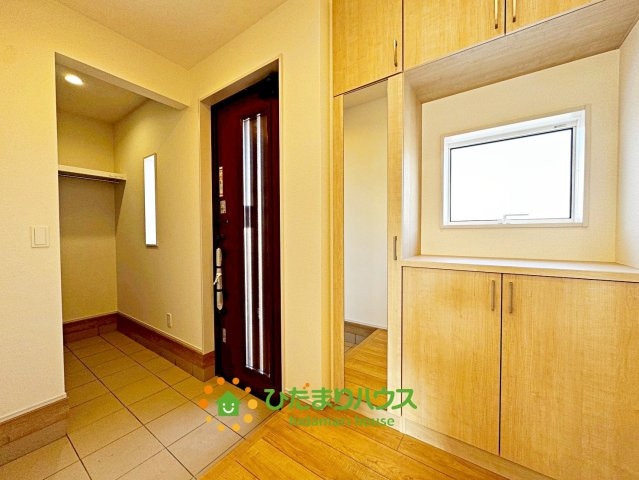 蓮田市椿山２丁目６期　新築一戸建ての玄関