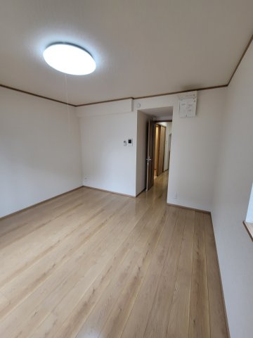 グランデ ブリリアの居間・リビング