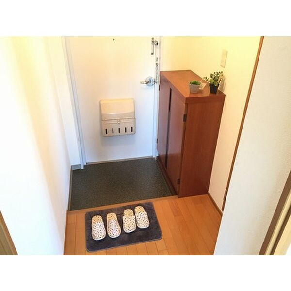 メゾン豊新の玄関