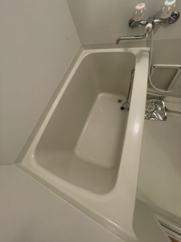 コーポ本天沼の浴室|日々の暮らしに欠かせないお風呂です