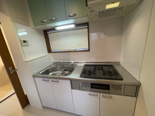 コーポ本天沼のキッチン|お料理しやすいキッチンです