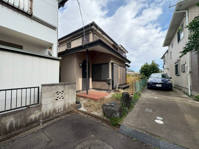坂戸市片柳　建築条件なし売地　東武東上線『北坂戸駅』徒歩10分　【片柳小学区】の前面道路含む現地写真