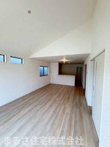 田野町南原第4　2号棟の居間・リビング