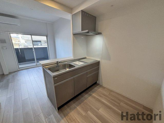 セレニテ江坂エクラのキッチン