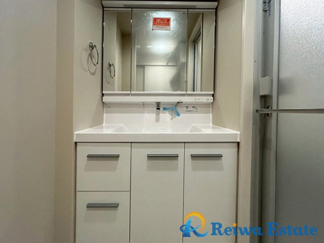 ライオンズガーデン湘南緑が浜の独立洗面台