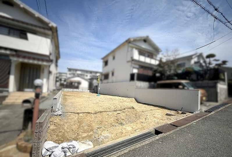 垂水区本多聞　売り土地の前面道路含む現地写真