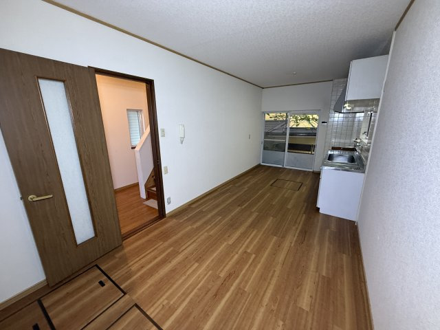 逢坂４丁目戸建の居間・リビング