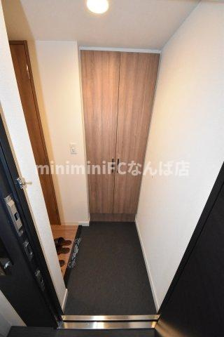 プレサンス松屋町グレースの玄関