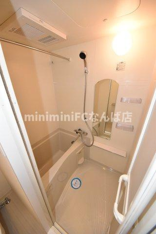 プレサンス松屋町グレースの浴室