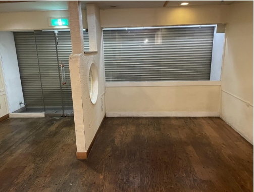 寺戸町西田中瀬　店舗付住宅の内装