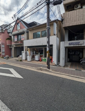 寺戸町西田中瀬　店舗付住宅の外観