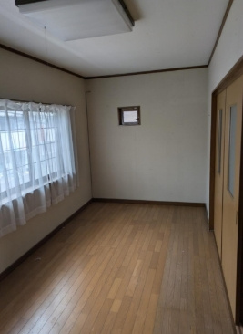 寺戸町西田中瀬　店舗付住宅の内装