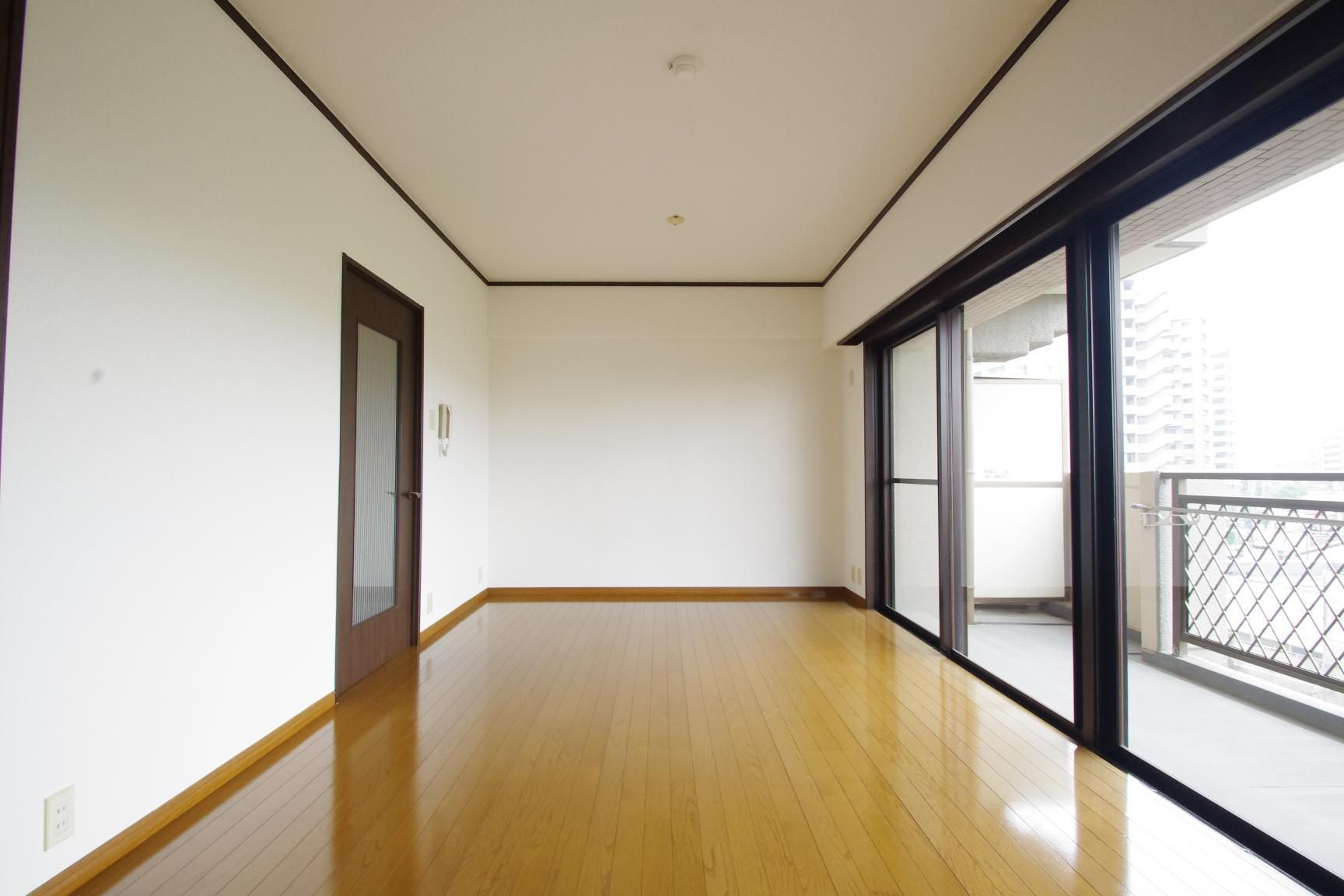 熊本市中央区新屋敷１丁目のアパートの洋室