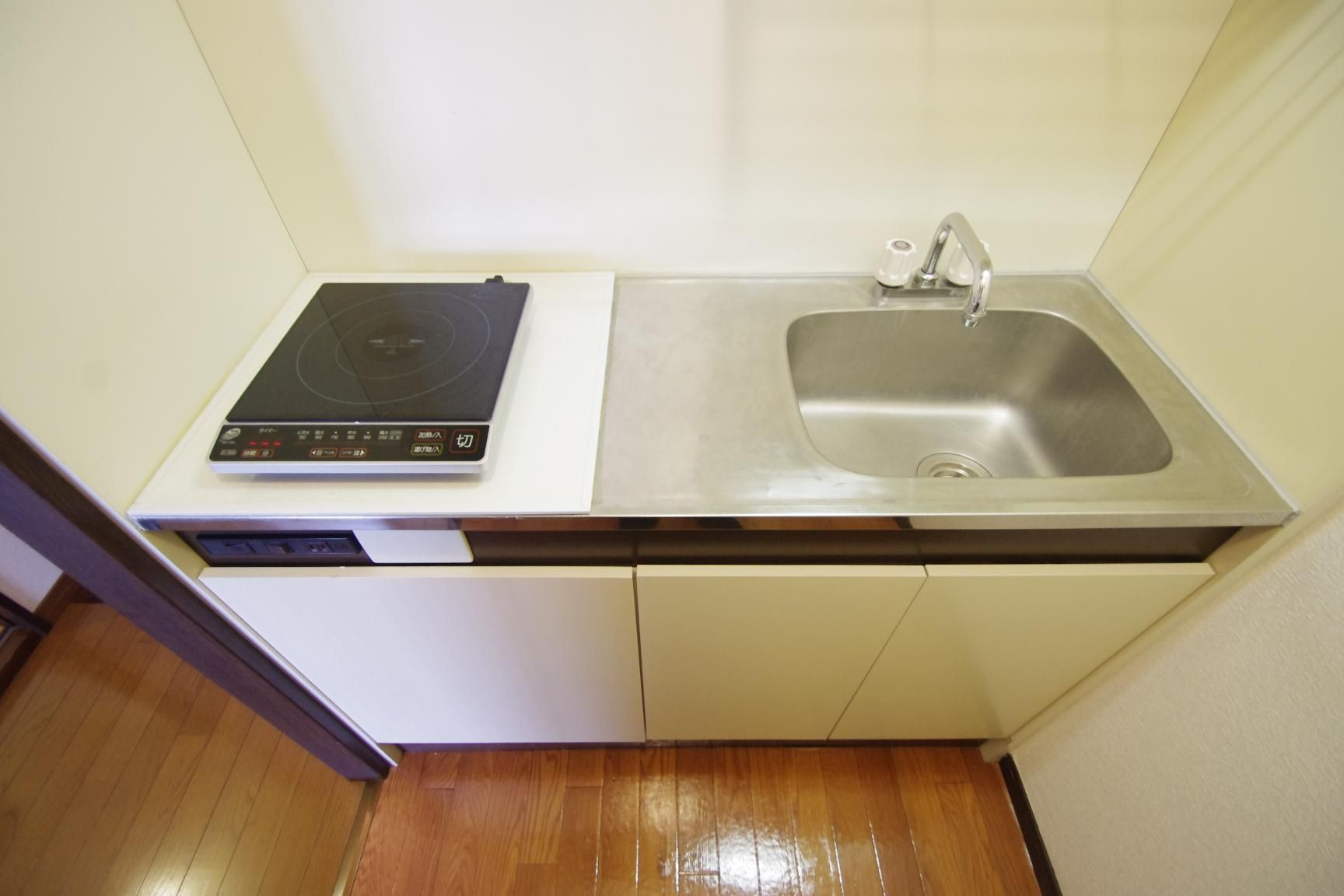 熊本市中央区新屋敷１丁目のアパートのキッチン