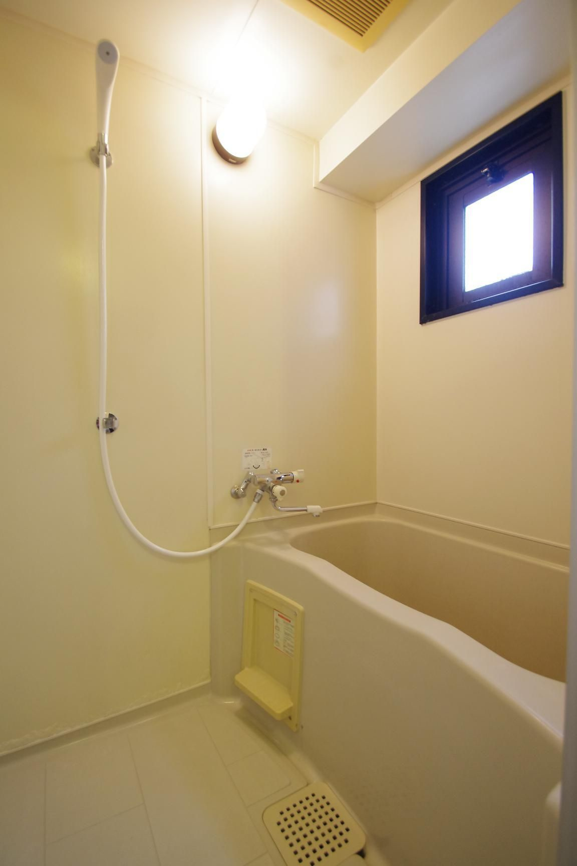 熊本市中央区新屋敷１丁目のアパートの浴室