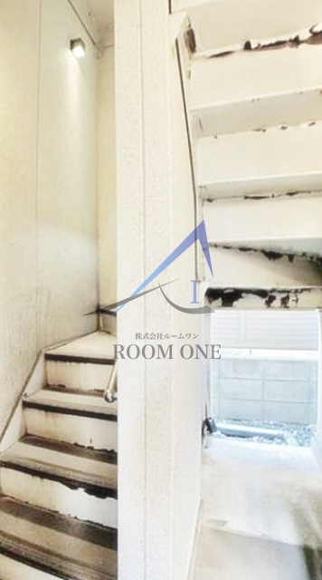 八景舎高円寺南Ｂのその他共用部分|共有階段です。
