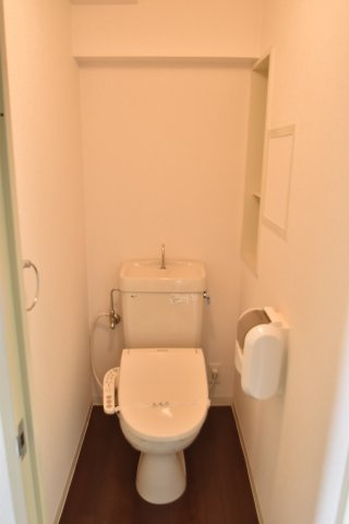 大阪市城東区関目６丁目の賃貸マンションのトイレ