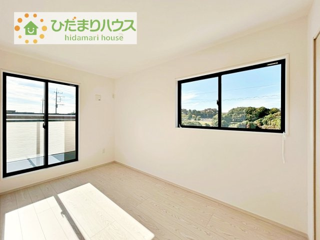 【洋室】 | 土浦市おおつ野3期　新築戸建　1号棟 | 窓が多く、明るい空間を演出してくれます(*^^*)