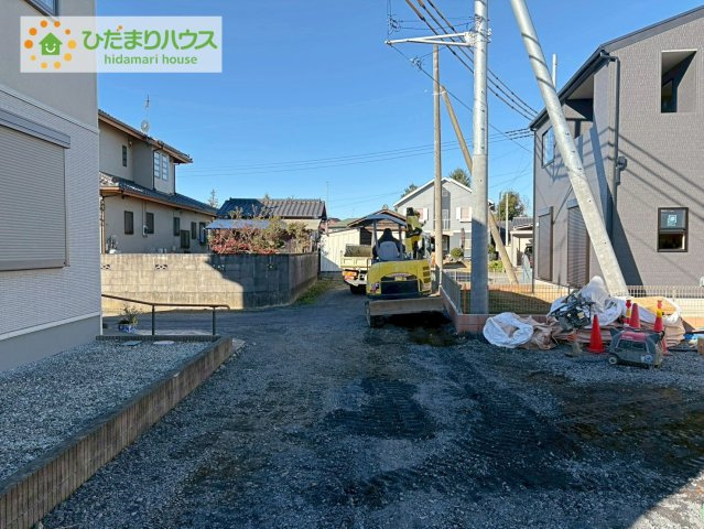 那珂市菅谷16期　新築戸建　4号棟の前面道路含む現地写真