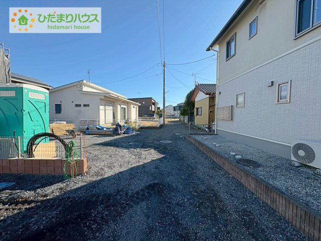 那珂市菅谷16期　新築戸建　4号棟の前面道路含む現地写真