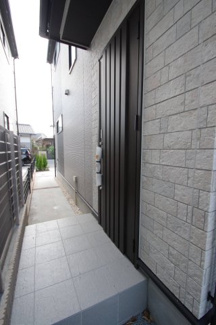 【エントランス】 | 【仲介手数料無料！！】府中市四谷2丁目　新築戸建て（全5棟）3号棟　5730万円