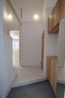 【玄関】 | 【仲介手数料無料！！】府中市四谷2丁目　新築戸建て（全5棟）3号棟　5730万円