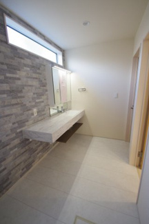 【脱衣所】 | 【仲介手数料無料！！】府中市四谷2丁目　新築戸建て（全5棟）3号棟　5730万円 | 洗面所