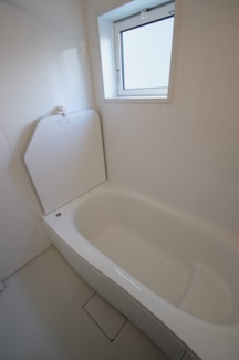 【浴室】 | 【仲介手数料無料！！】府中市四谷2丁目　新築戸建て（全5棟）3号棟　5730万円