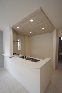 【キッチン】 | 【仲介手数料無料！！】府中市四谷2丁目　新築戸建て（全5棟）3号棟　5730万円 | カウンターキッチン