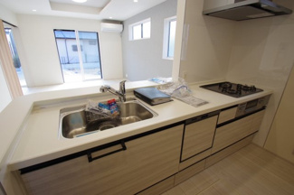 【キッチン】 | 【仲介手数料無料！！】府中市四谷2丁目　新築戸建て（全5棟）3号棟　5730万円